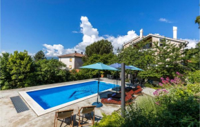 6 Bedroom Stunning Home In Spincici